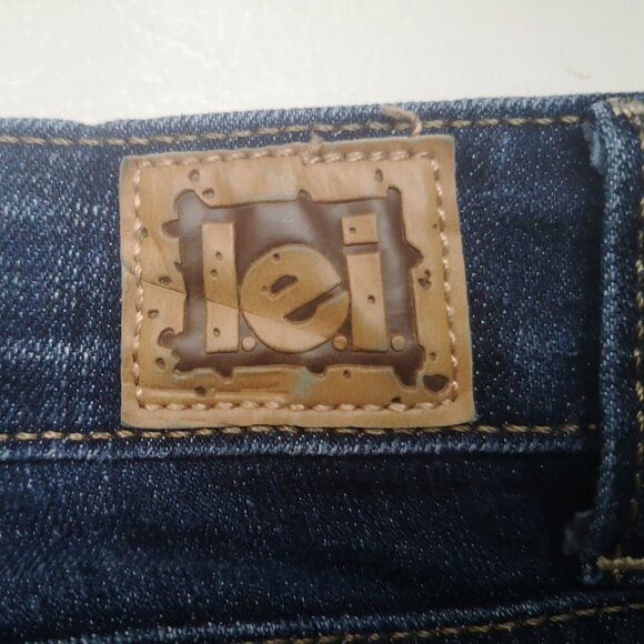 l.e.i. Ashley Ladies Size 13 Short Medium Wash Low Rise Slim Boot Jeans - Picture 9 of 15